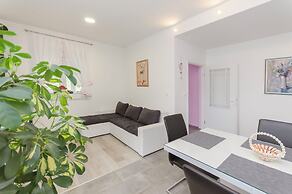 Apartment Luka