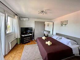 Apartments Veli Rat