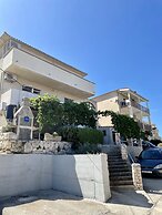 Apartments Veli Rat