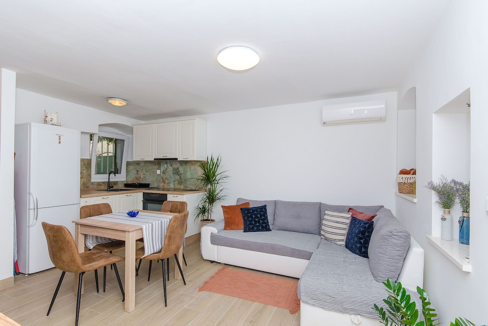 Apartment Sweet Nest