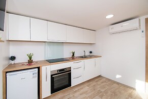 Mobile Home Banovi Dvori