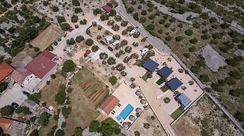Mobile Home Banovi Dvori