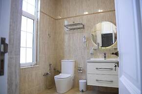 Dionis Hotel
