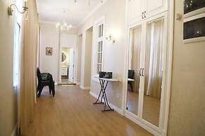 Dionis Hotel
