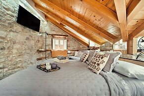 Apartment Gorgeous Historic Home