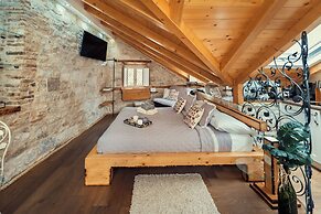 Apartment Gorgeous Historic Home