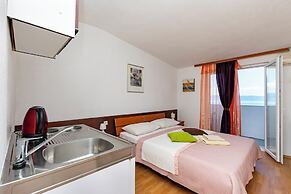 Apartments Luka