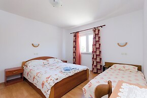 Apartments and Room Sime M