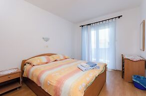 Apartments and Room Sime M