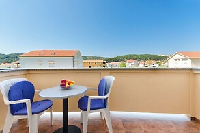 Apartments and Room Sime M