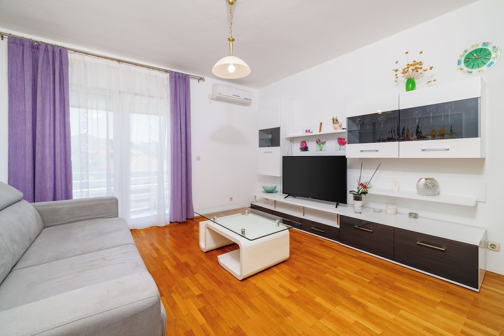 Apartments Tanya