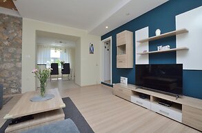 Apartment Hill