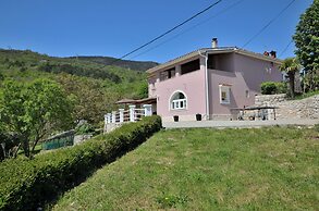 Apartment Hill