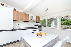 Apartment Close to the Beach