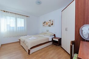 Apartments Marija P Lopar