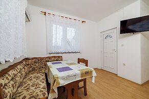 Apartments Anica J