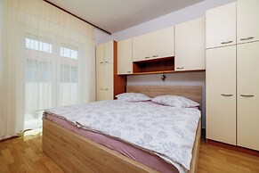 Apartments Anica J