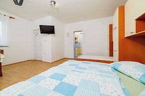Apartments Anica J