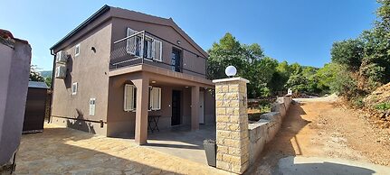 Apartments Hvaranin