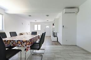Apartments Ester