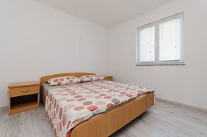 Apartments Ester