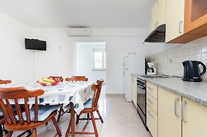 Apartments Ester