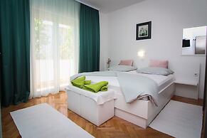 Apartments Biserka G