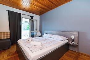 Apartments Anica F