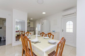 Apartment Oblutak