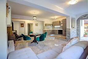 Apartments Velebit House
