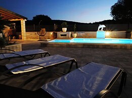 House Luketini Dvori