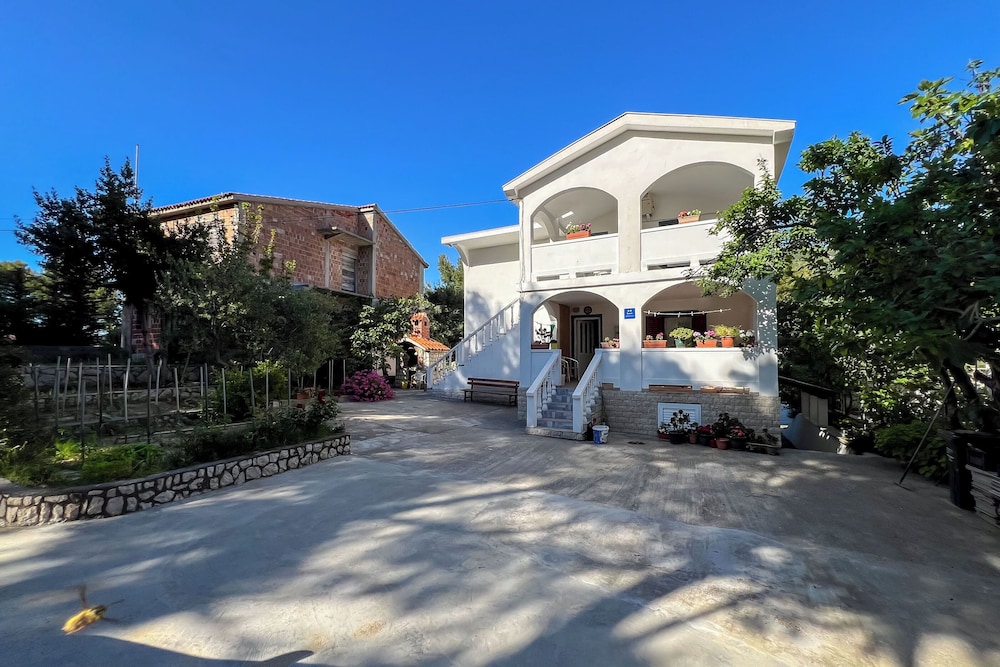Apartments Franjo