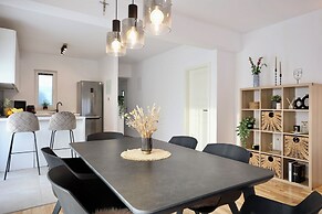 Apartment Holiday Home TiA