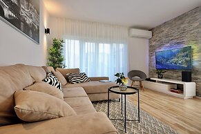 Apartment Holiday Home TiA