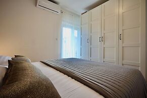 Apartment Holiday Home TiA