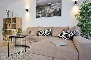 Apartment Holiday Home TiA