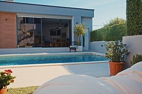 Apartment Holiday Home TiA