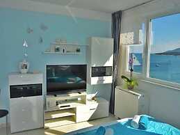 Apartment By the Sea