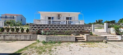 House Karmela