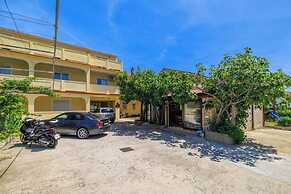 Apartments Milorad M