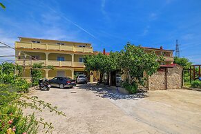 Apartments Milorad M