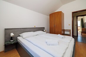 Apartments Ruzica F
