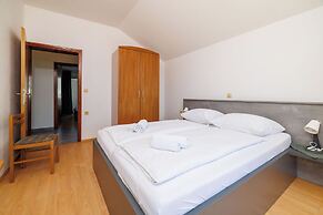 Apartments Ruzica F