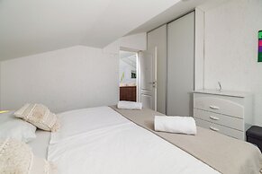 Apartments Mirjana T