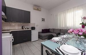 Apartment Love
