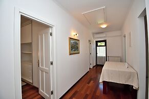 House Iva i Ella