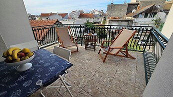 House Brunac With Parking