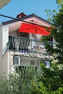 House Brunac With Parking