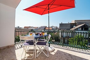 House Brunac With Parking