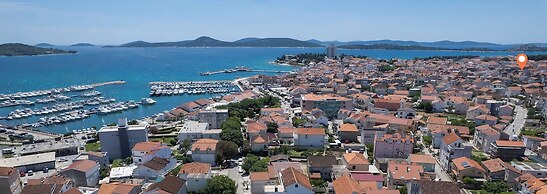 House Brunac With Parking